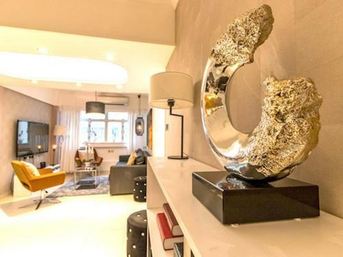 Large Boutique Style Apartment - Upper House