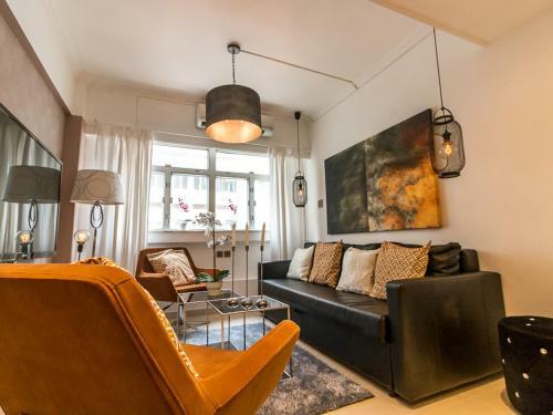 Large Boutique Style Apartment - Upper House