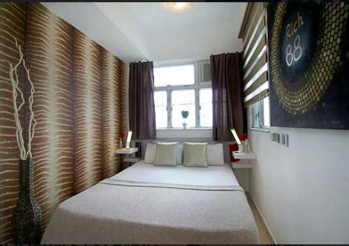 Large Boutique Style Apartment - Upper House