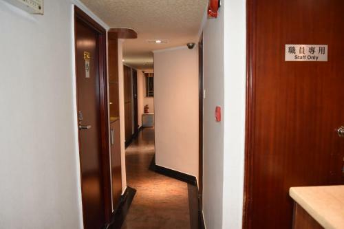 Hostal May House