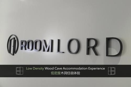 Roomlord - Capsule Hotel (formerly Vee Inn)