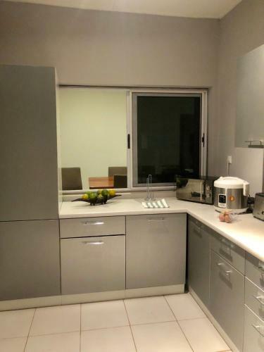 Lukas Luxury Garden Apartment