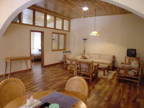 Esther's Hotel