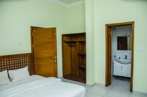 Amazing Airport Apartment