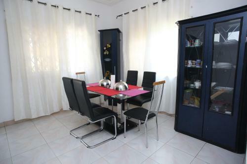 Hostal Akmary Guest House