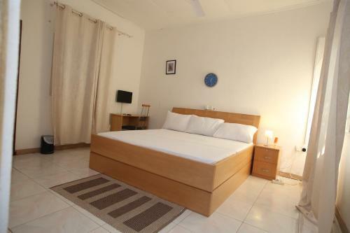 Hostal Akmary Guest House