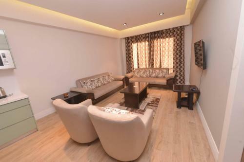 Pls Apartments - Cantonments