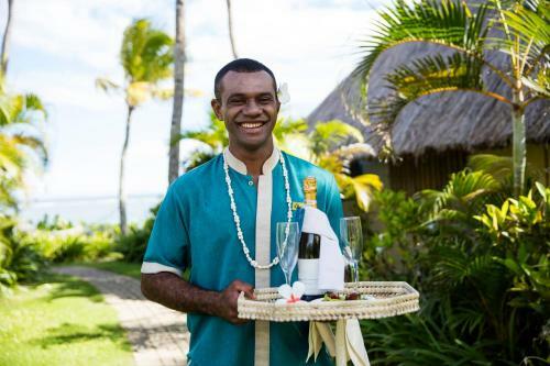 Hotel Outrigger Fiji Beach Resort