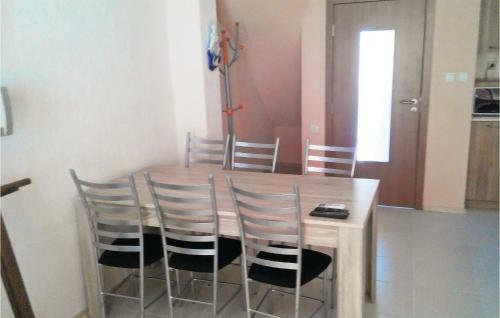 Three-bedroom Holiday Home In Primorsko