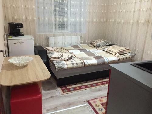 Hostal Elenite Guesthouse