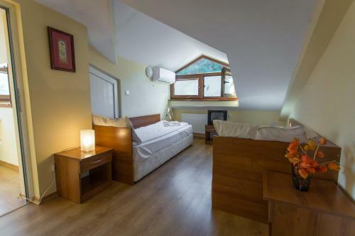 Hostal Hera Guest House