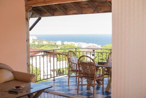Hostal Eleonor Guest House