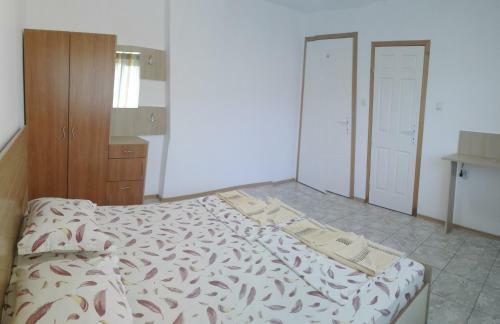 Hostal Eleonor Guest House