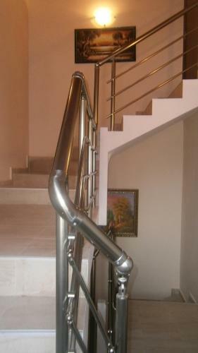 Hostal Border House