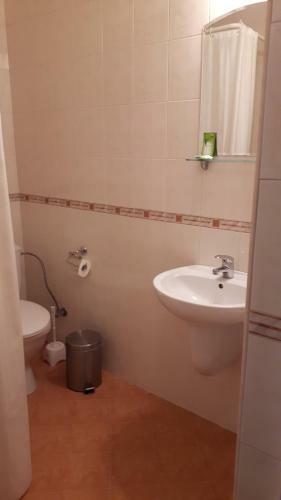 Primavera 2 Hotel
