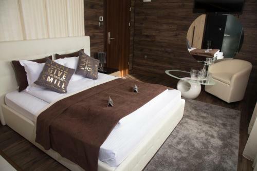 Hotel Acktion Deluxe