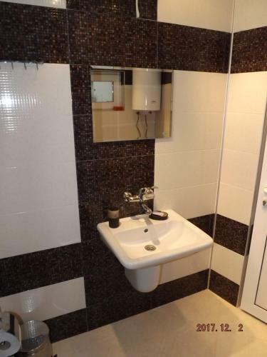 Hostal Faina Guest House
