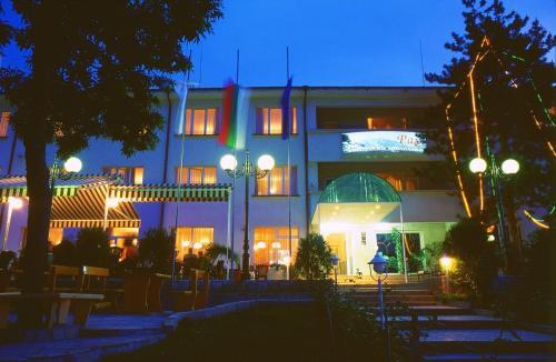 Paradise Hotel