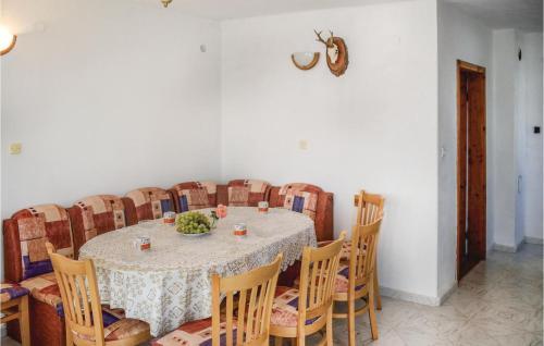 Three-bedroom Holiday Home In Krapets