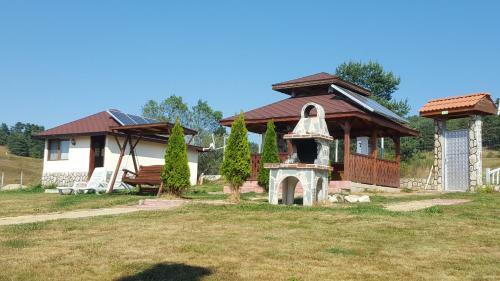 Majestic Houses