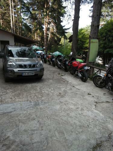 Hostal Family Hotel Shisharka