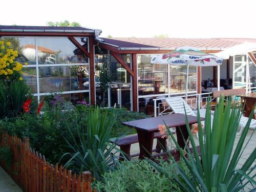 Laguna Family Hotel