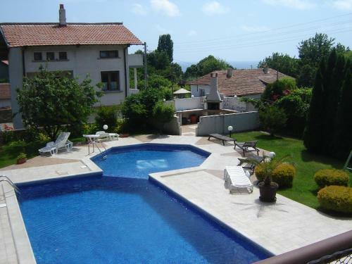 Byala Apartments In Templum Yovis