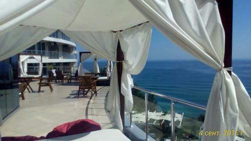 Silver Beach Apartments