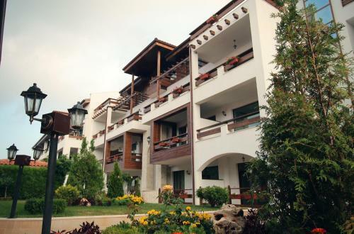 Hotel White Coast Beach Apartments