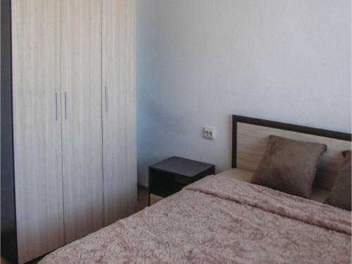 Three-bedroom Holiday Home In Obrochishte