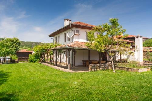 Hostal Complex Rayuvski Han