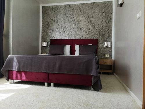Terra Europe Brontes Hotel