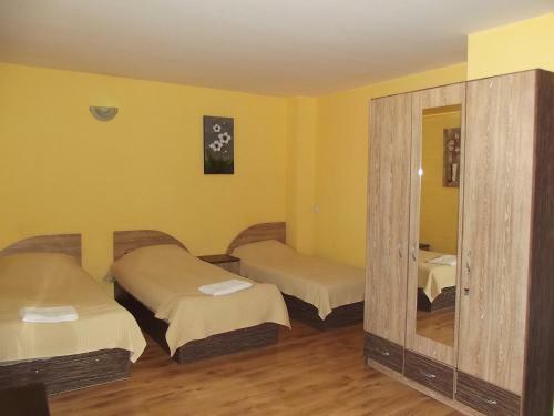Hostal House For Guests And Friends