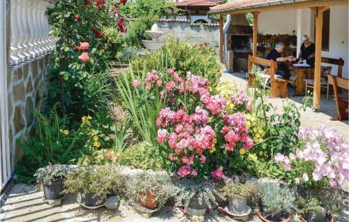 Four-bedroom Holiday Home In Village Velika