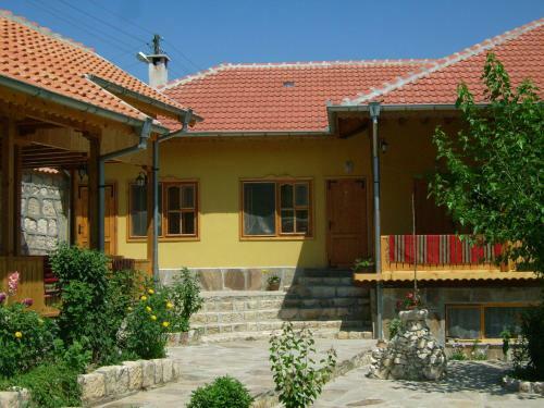 Hostal Pelican Birding Guest House