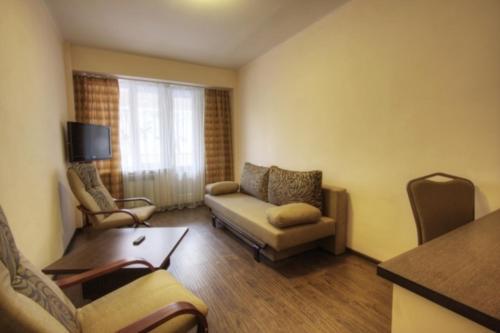 Tsaghkahovit Hotel