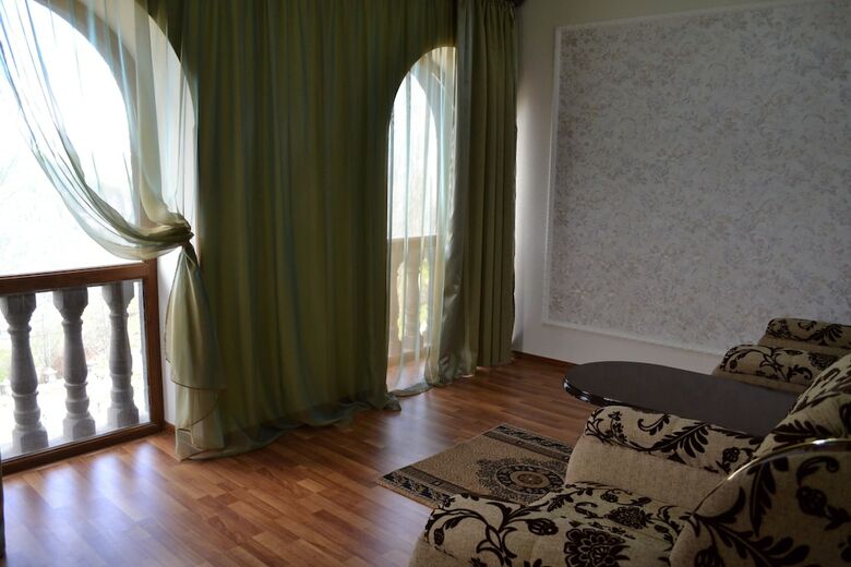 Zorats Akhbyur Hotel