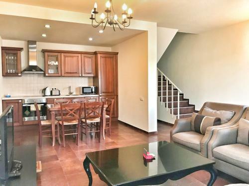 Teghenis Holiday Home