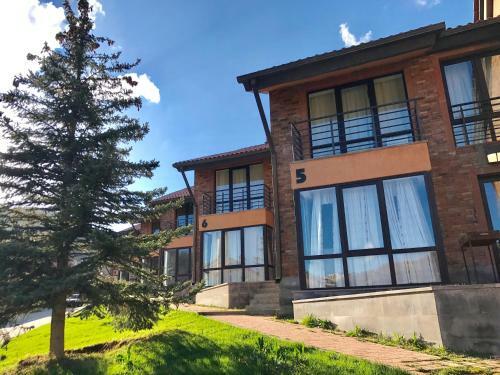 Teghenis Holiday Home