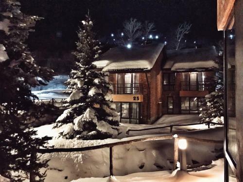 Teghenis Holiday Home
