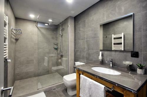 Teghenis Holiday Home
