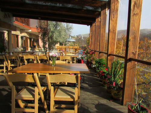 Hostal Hyelandz Eco Village Resort