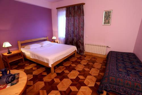 Hostal Daravand Guest House