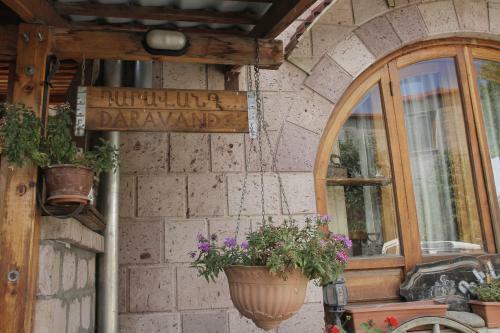 Hostal Daravand Guest House