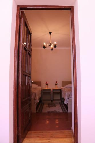 Hostal Ayrarat Guest House