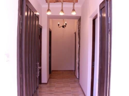 Hostal Ayrarat Guest House