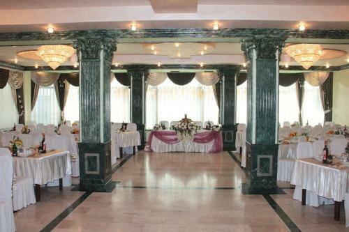 Argavand Hotel & Restaurant Complex