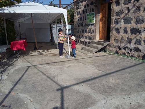 Hostal Shushan Guest House
