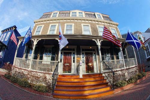Posada Flag House Inn