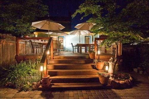 Blue Moon House ~ Just Five Blocks From Osf!